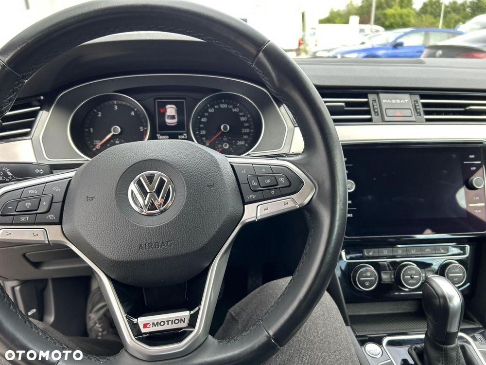 Volkswagen Passat - 14
