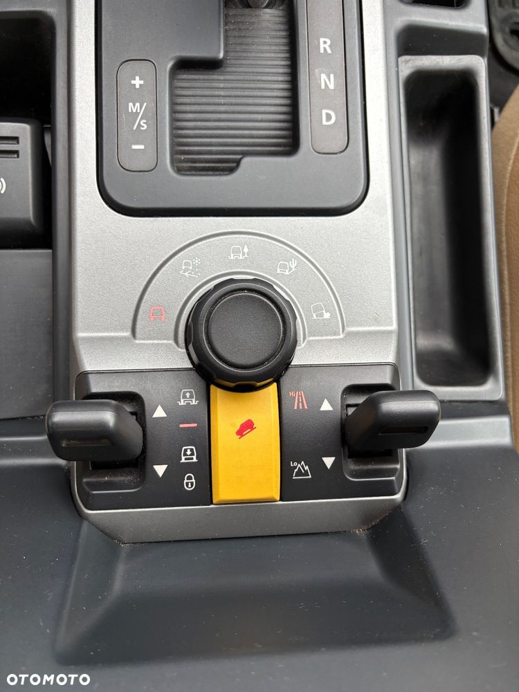 Land Rover Discovery - 11