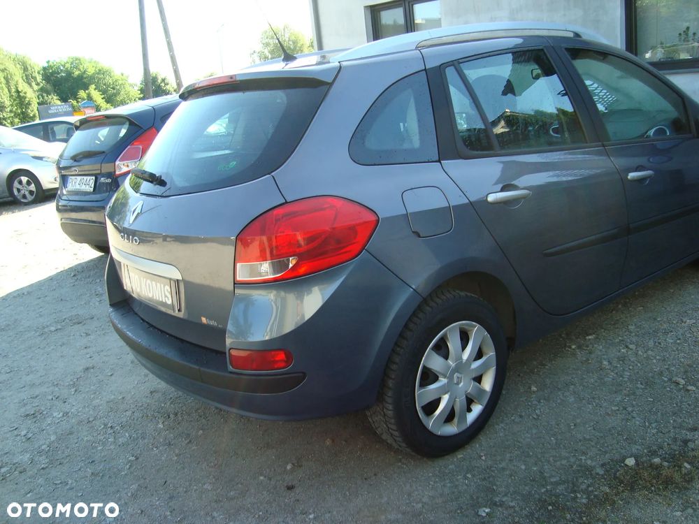 Renault Clio - 8