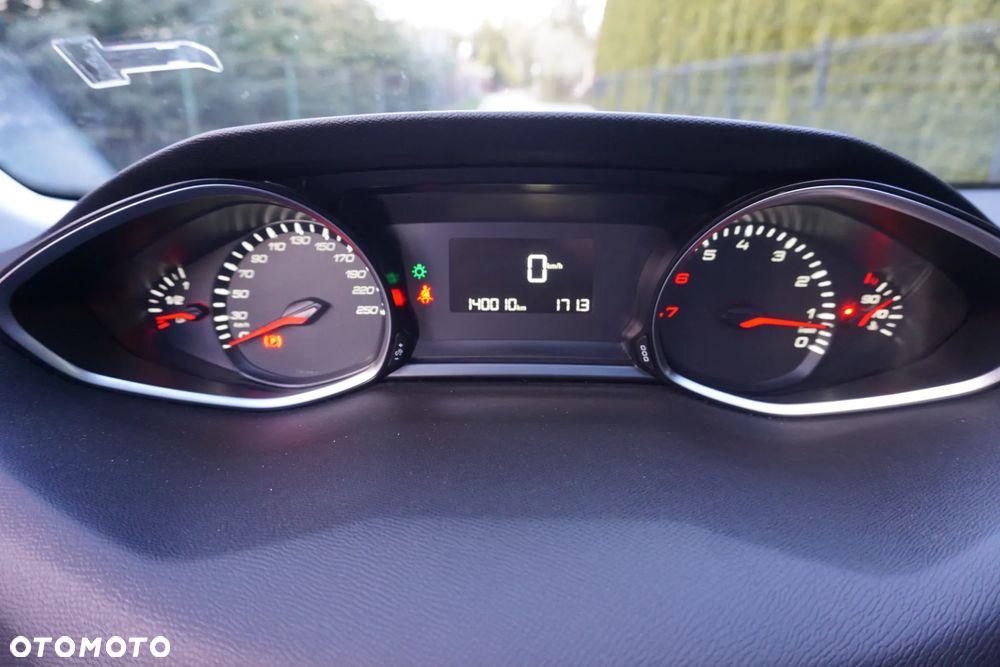 Peugeot 308 125 THP Allure - 24