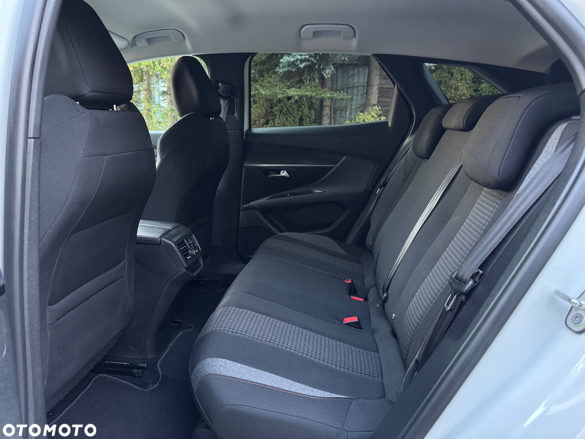 Peugeot 3008 1.5 BlueHDi Allure Pack S&S EAT8 - 20
