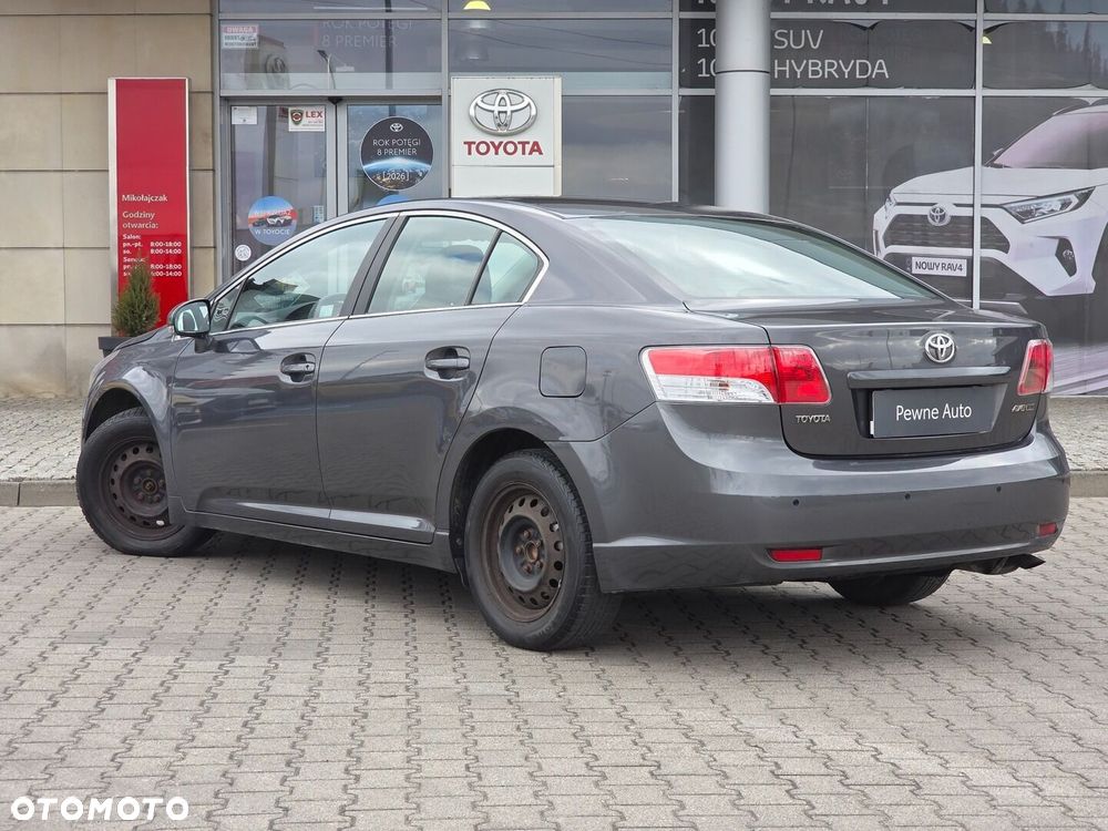 Toyota Avensis 1.6 Luna - 4