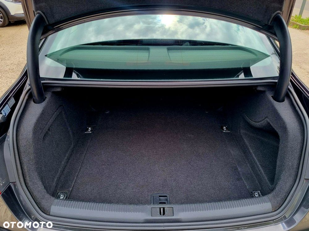 Audi A4 Limousine 1.8 TFSI S line Sportpaket - 12
