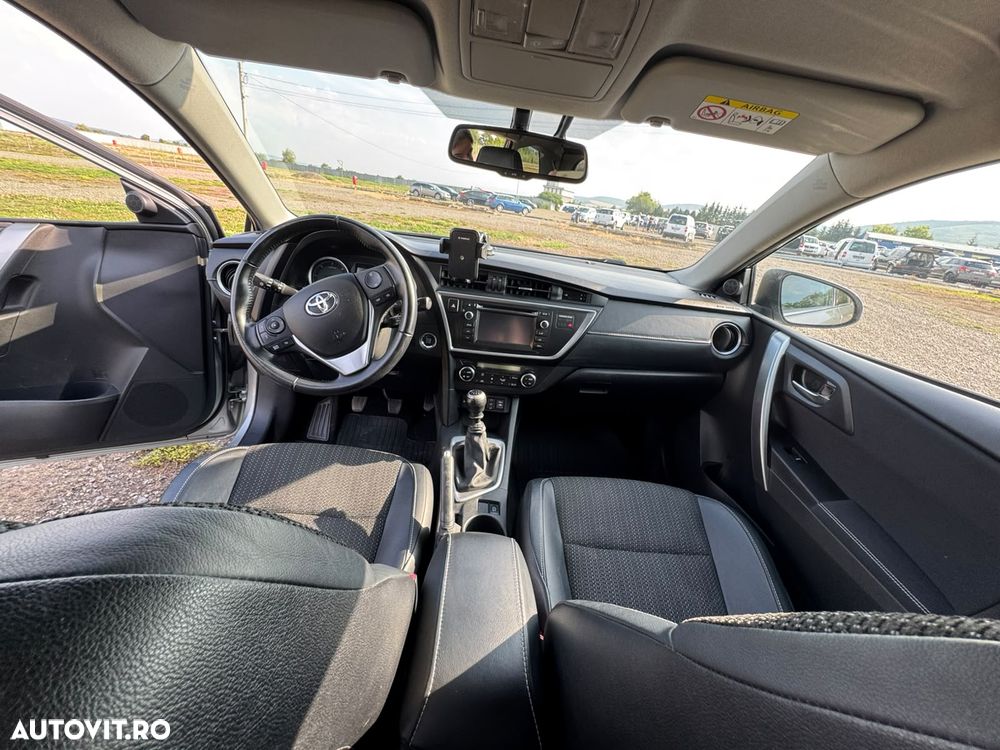 Toyota Auris 2.0 L D-4D Stop&Start Luna - 7
