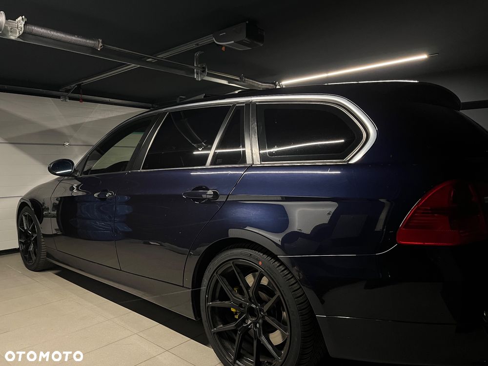 BMW Seria 3 335xi - 19