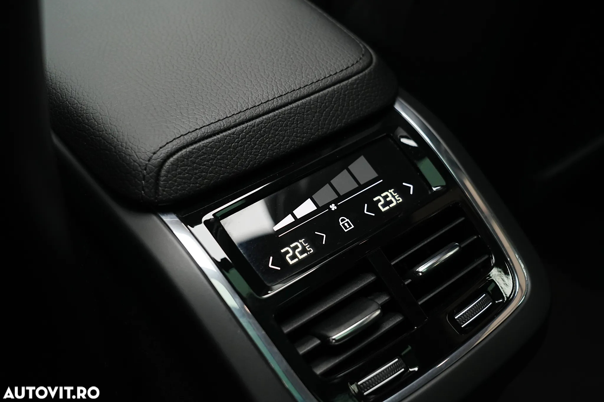 Volvo XC 60 B4 D Geartronic Inscription - 36