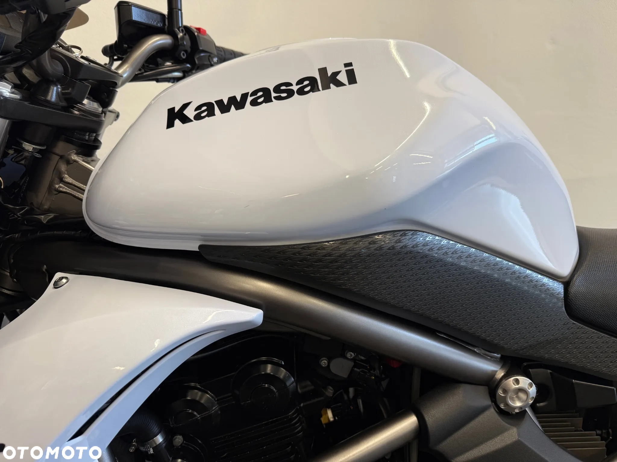 Kawasaki ER - 21
