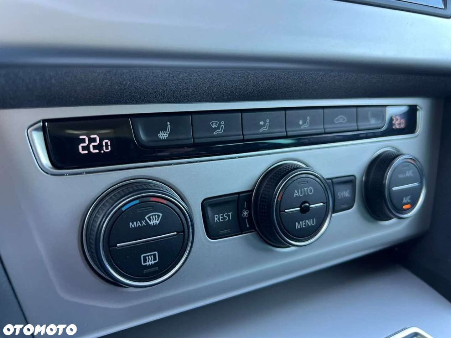 Volkswagen Passat - 21