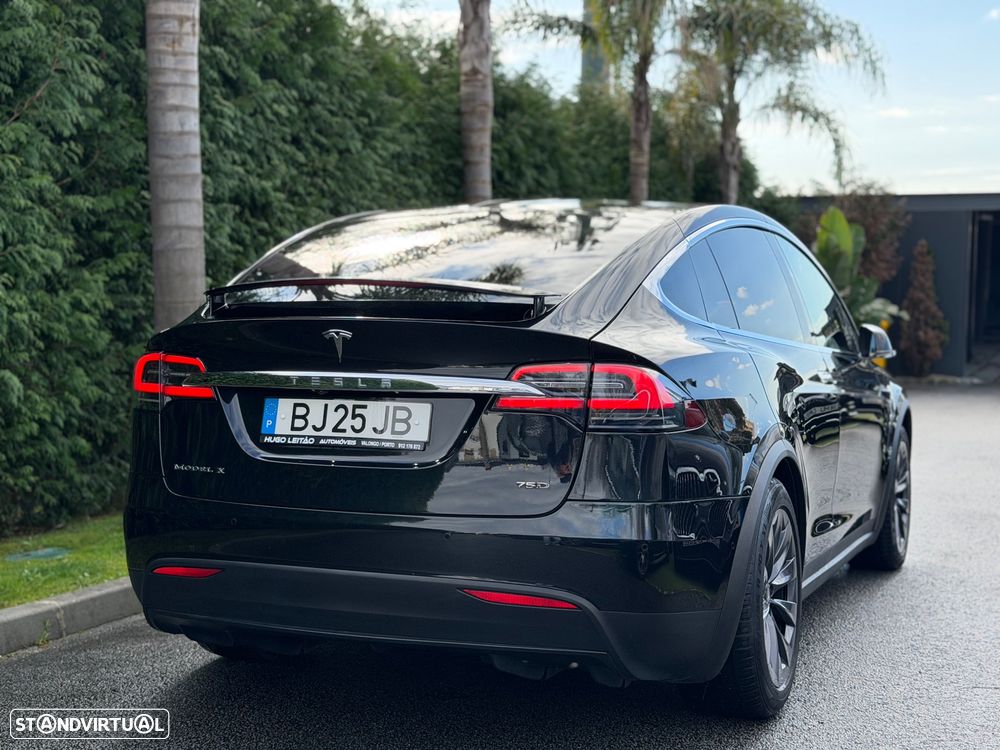 Tesla Model X - 6