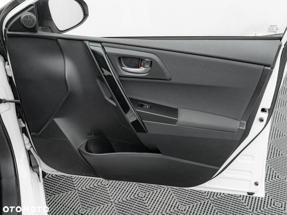 Toyota Auris 1.6 Premium - 32