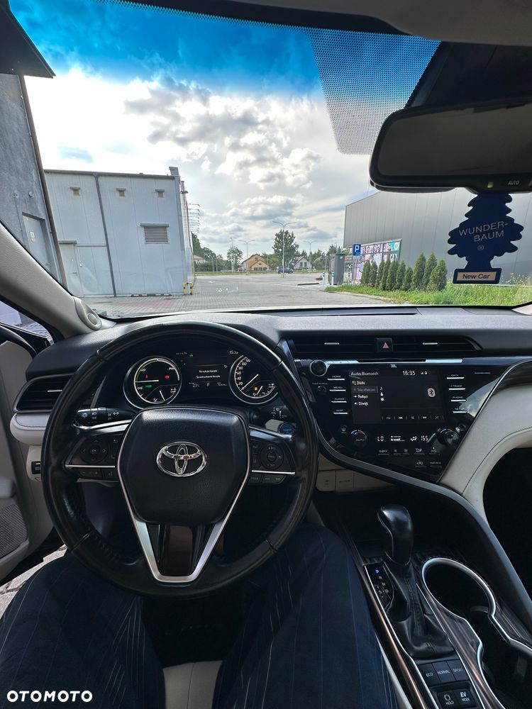 Toyota Camry 2.5 Hybrid Executive CVT - 8