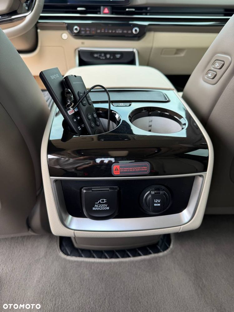 Kia Carnival - 20