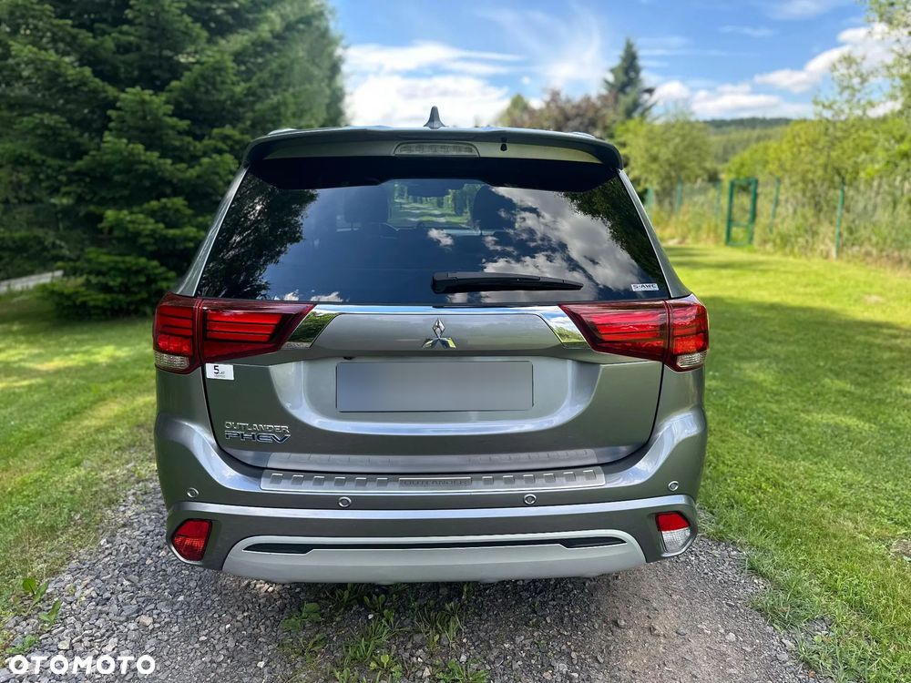 Mitsubishi Outlander Instyle NAVI + - 4