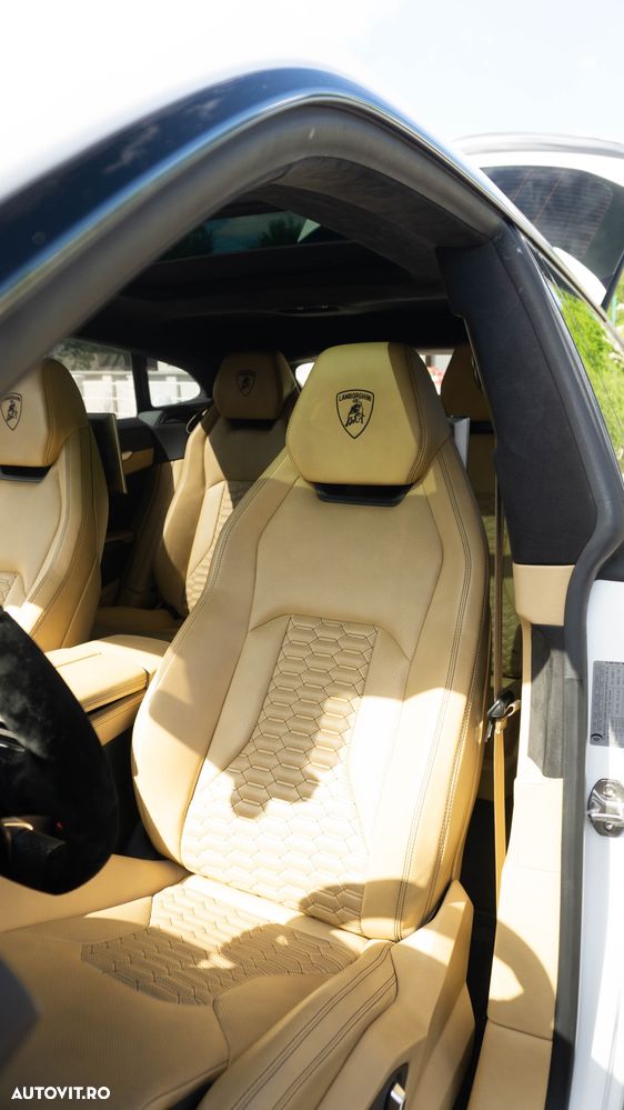 Lamborghini URUS - 18