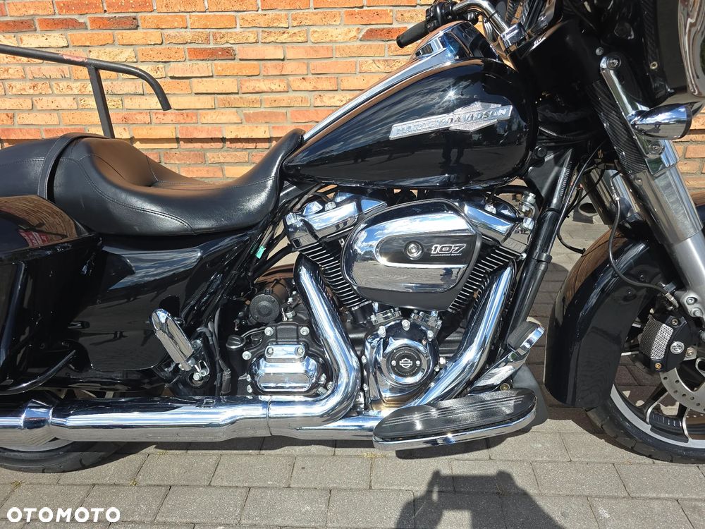 Harley-Davidson Touring Street Glide - 27