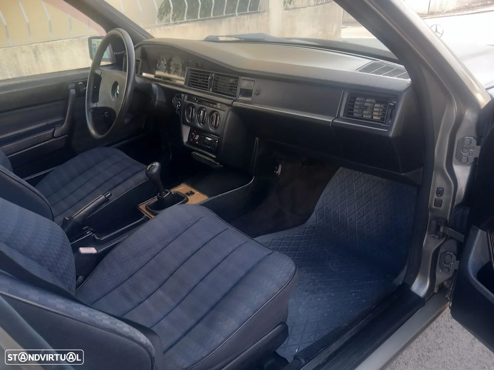 Mercedes-Benz 190 D 2.0 - 14