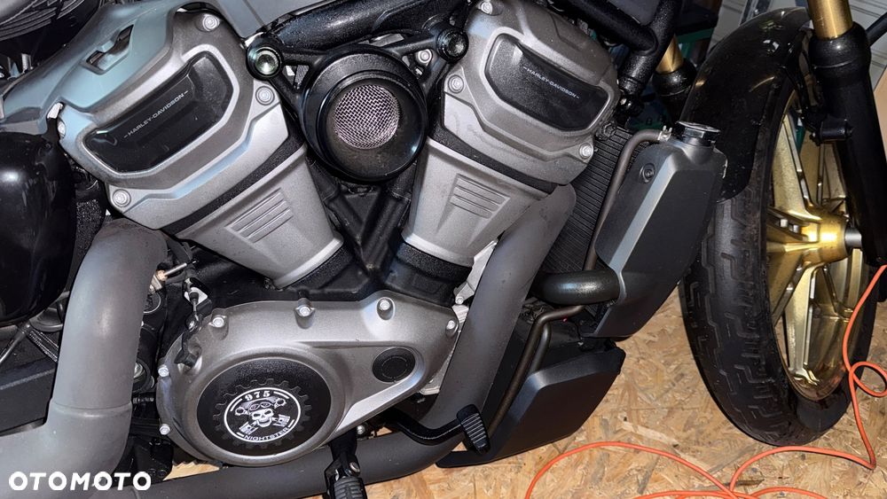 Harley-Davidson Sportster Nightster 975 - 16