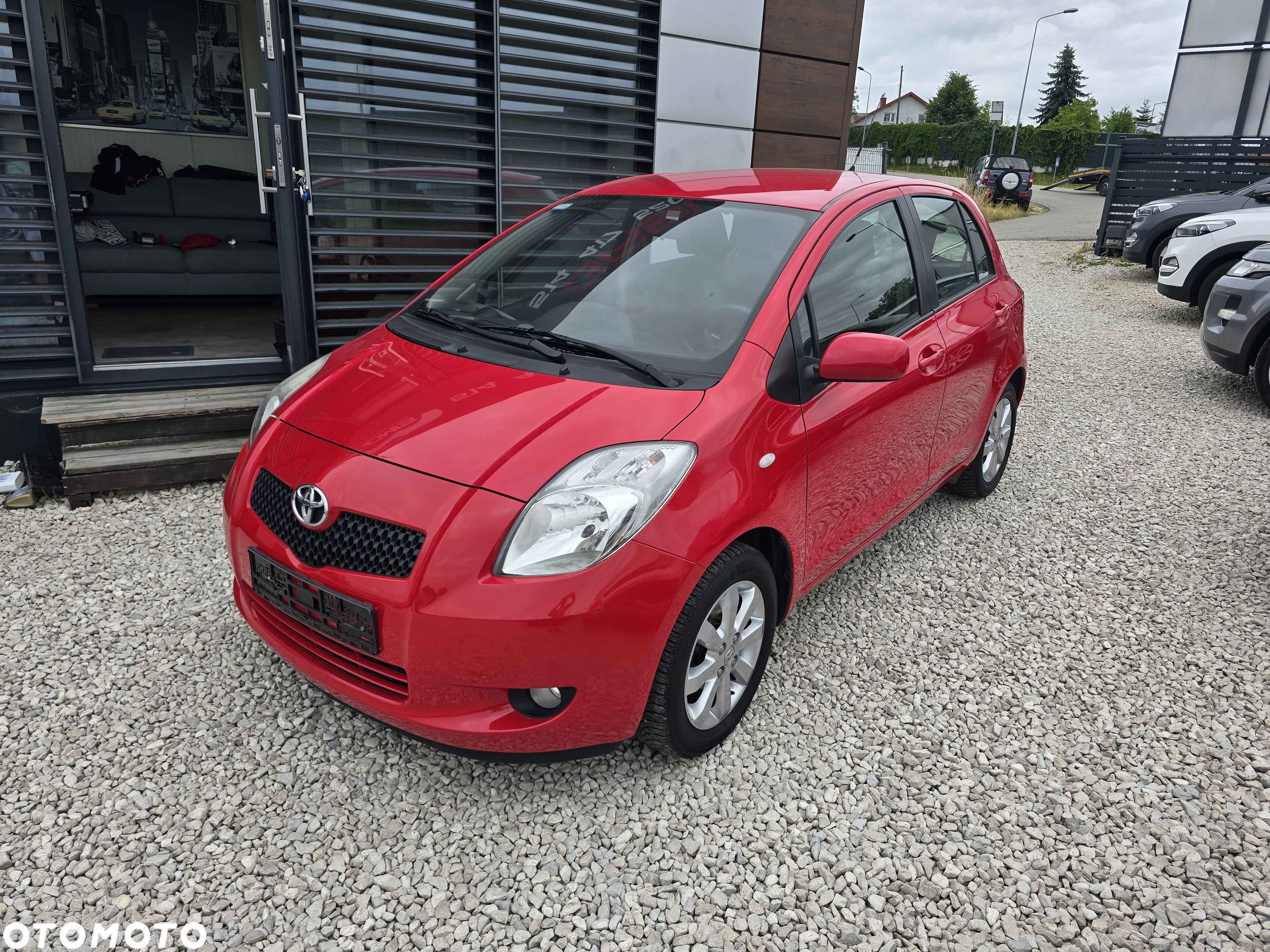 Toyota Yaris 1.3 VVT-i Multi Mode Sol - 1