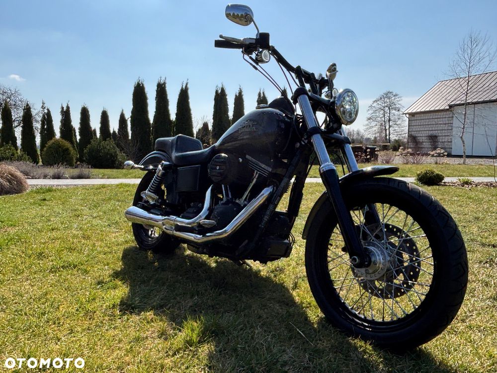 Harley-Davidson Dyna Street Bob - 1