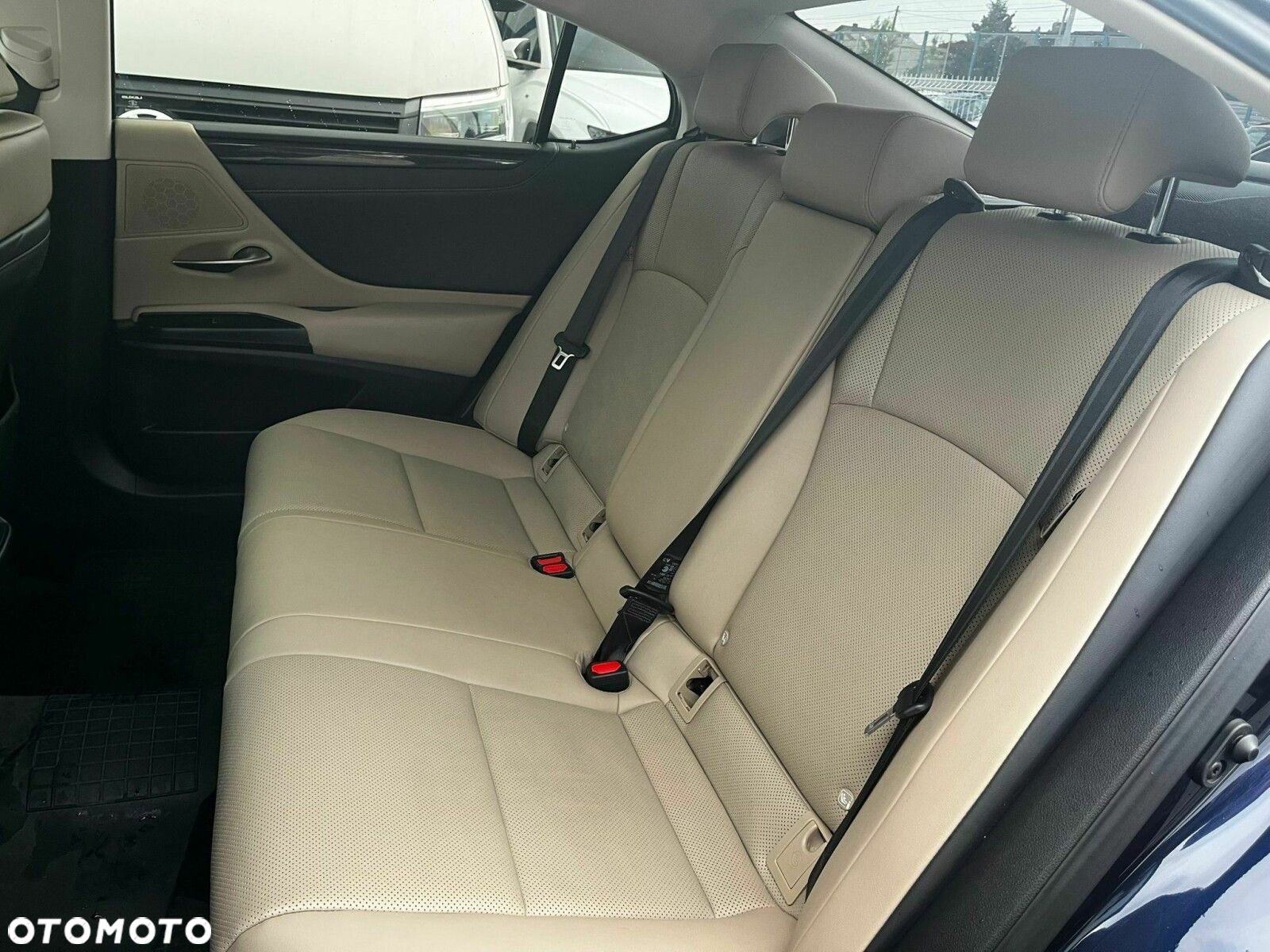 Lexus ES - 13