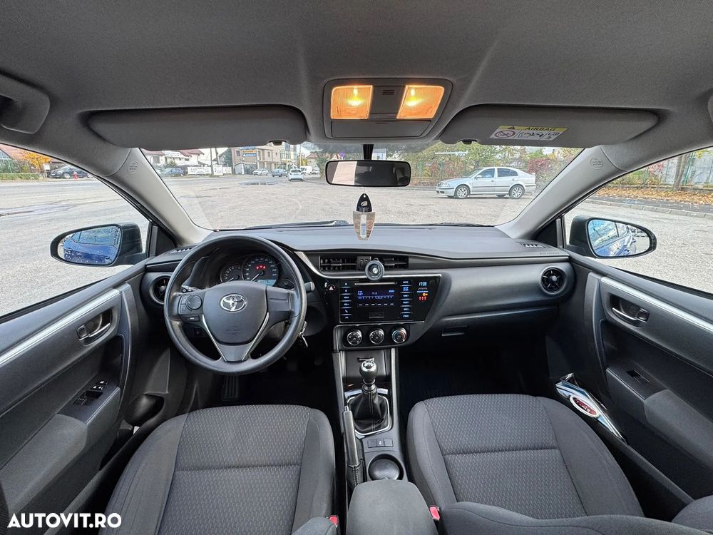 Toyota Corolla - 8