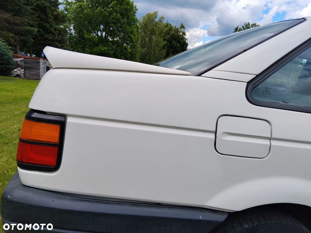 Volkswagen Passat 1.8 CL - 4