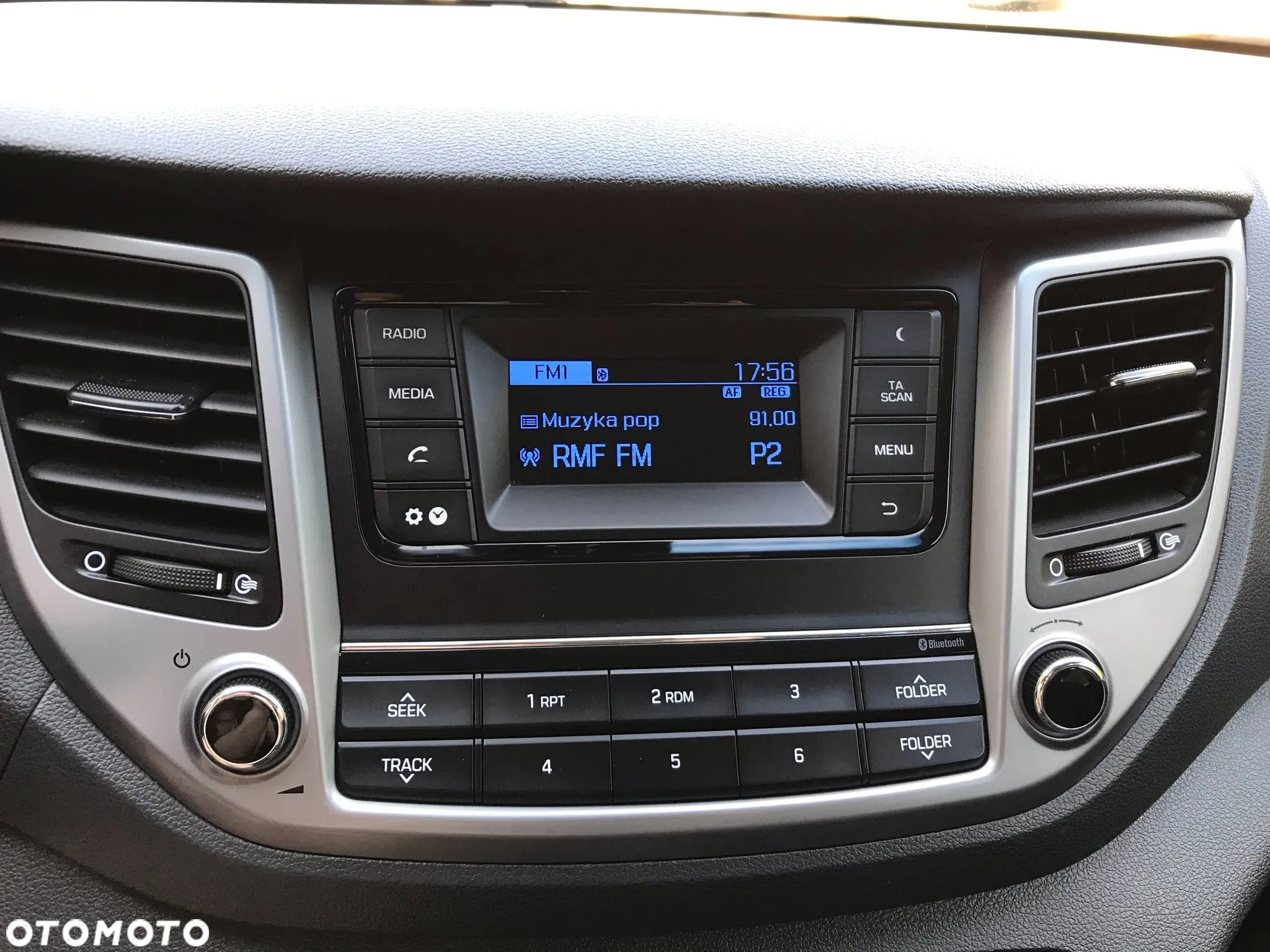 Hyundai Tucson 1.6 GDI BlueDrive Comfort 2WD - 23