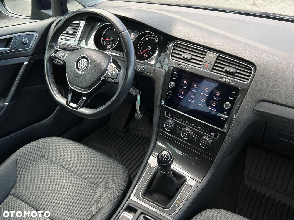 Volkswagen Golf 1.5 TSI BMT Comfortline - 17
