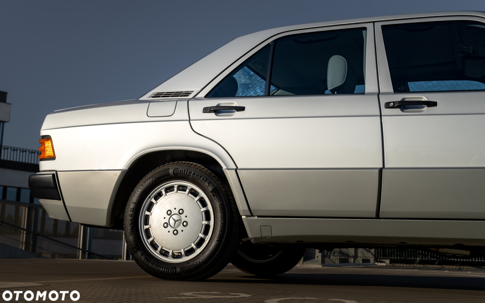Mercedes-Benz W201 (190) - 3