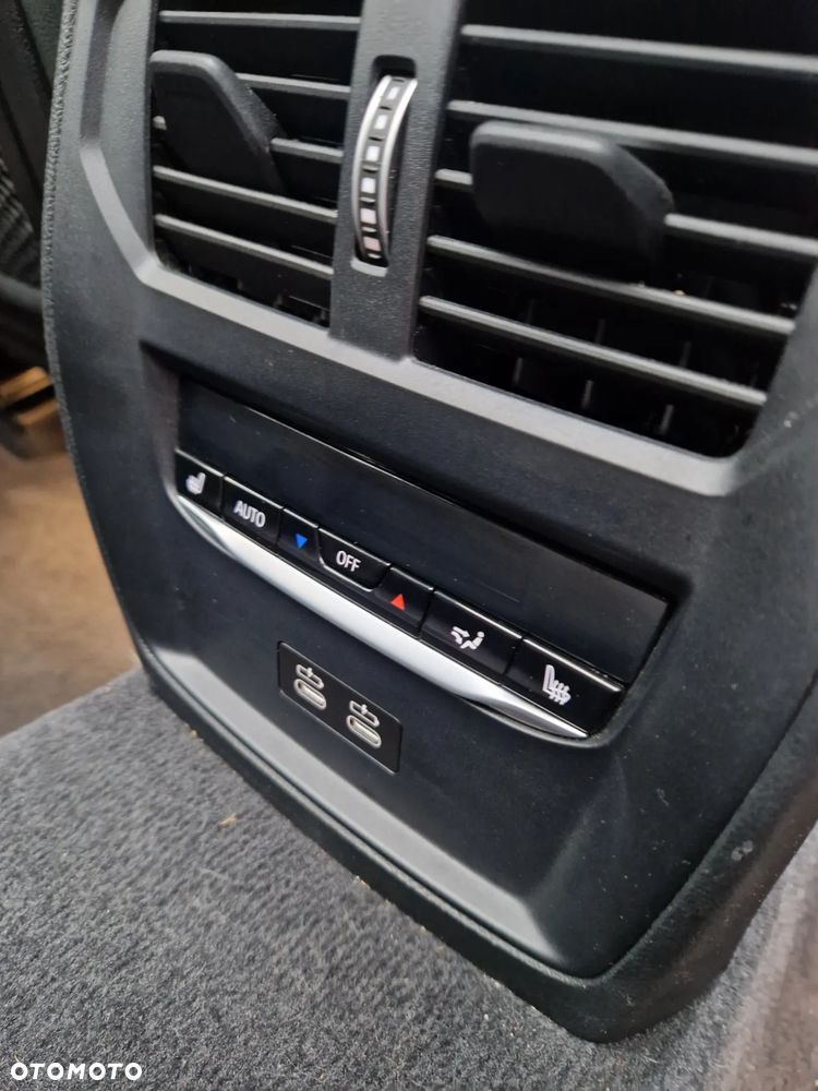 BMW Seria 3 320i Touring - 15