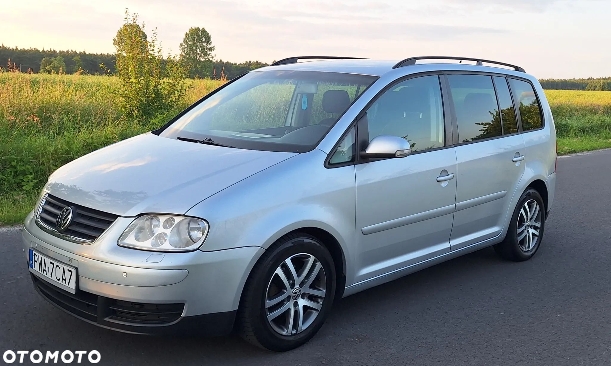 Volkswagen Touran 1.6 Trendline - 1