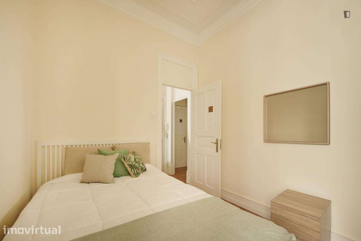 Quarto - localizado em Marquês de Pombal Lisbon - Grande imagem: 5/30