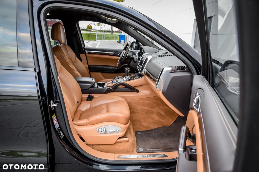 Porsche Cayenne S - 29