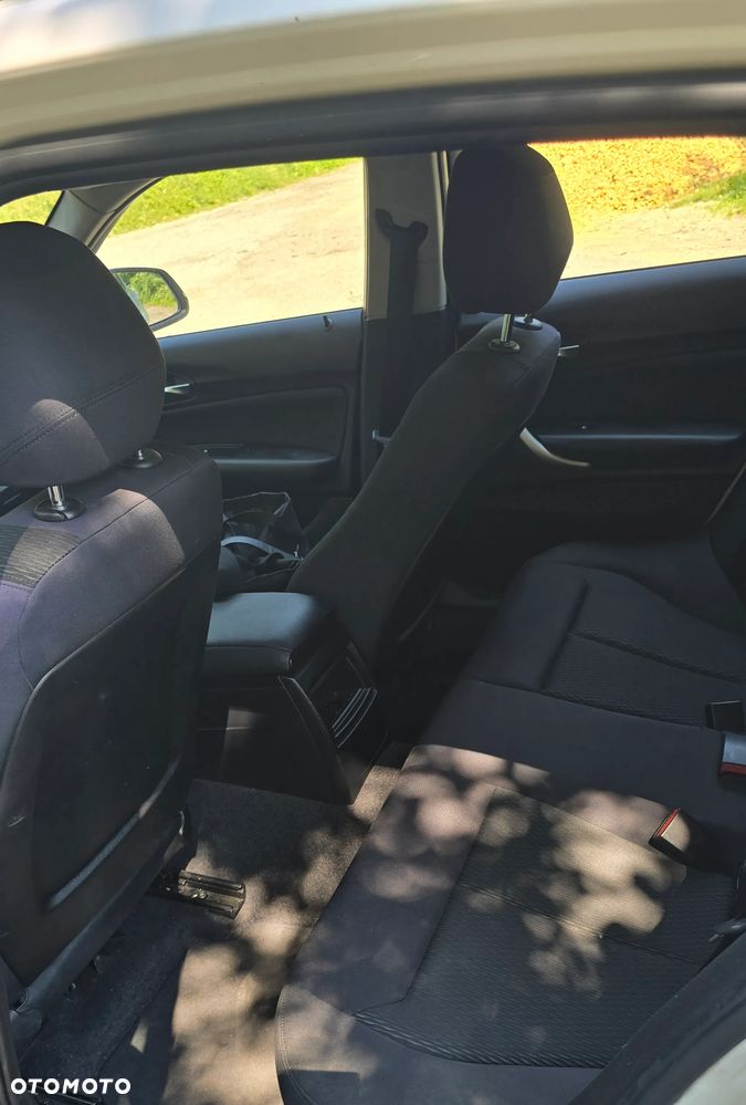 BMW Seria 1 116d - 9