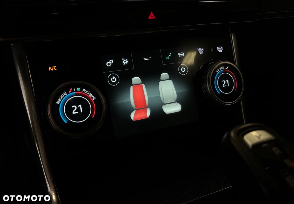 Jaguar XE 2.0 D180 R-Dynamic SE - 18