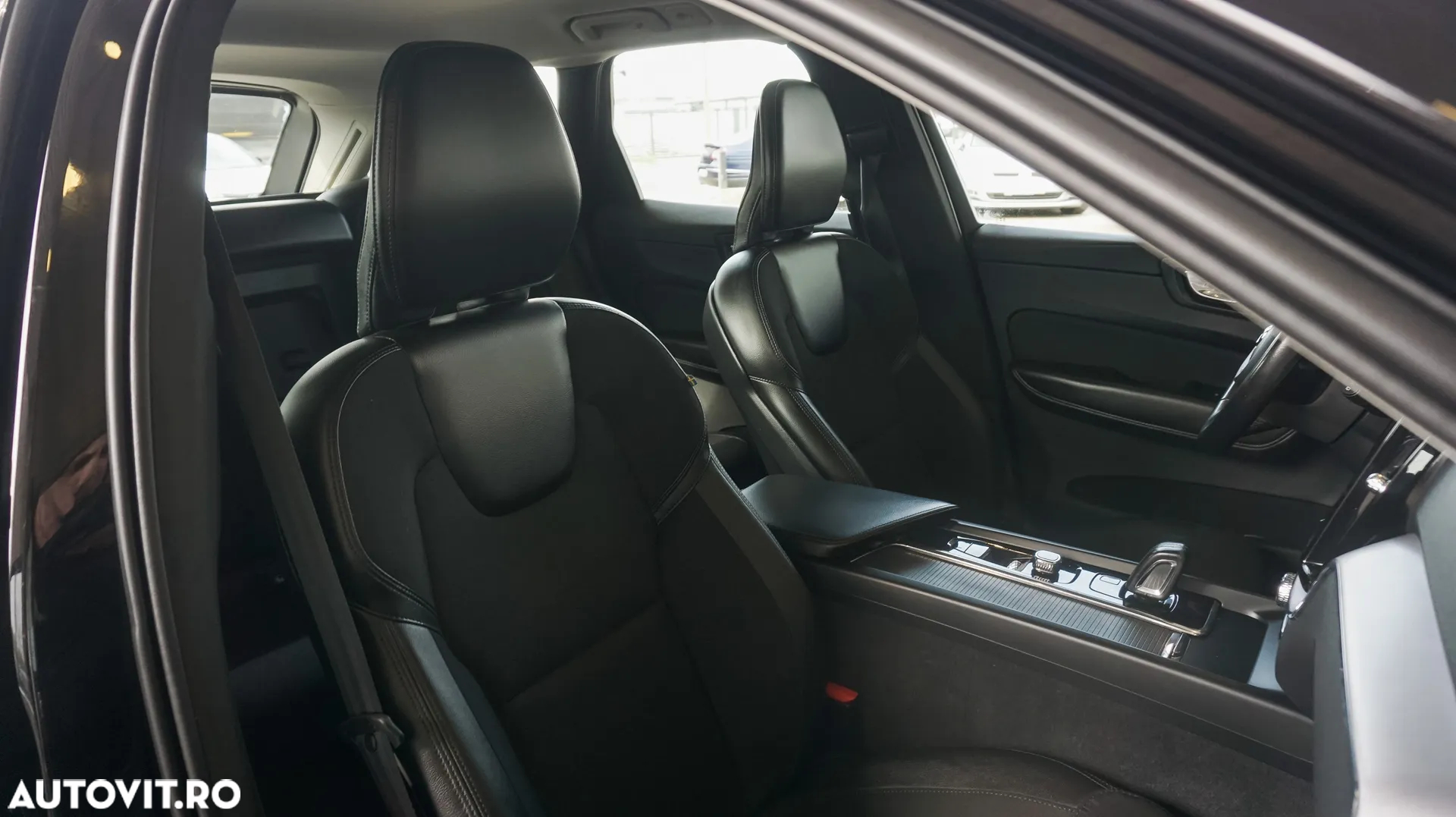 Volvo XC 60 B4 D AWD Geartronic Momentum - 25