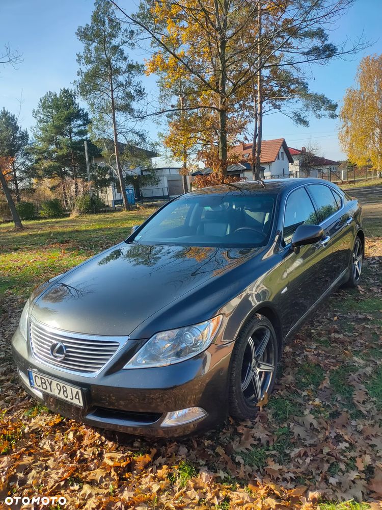Lexus LS - 1