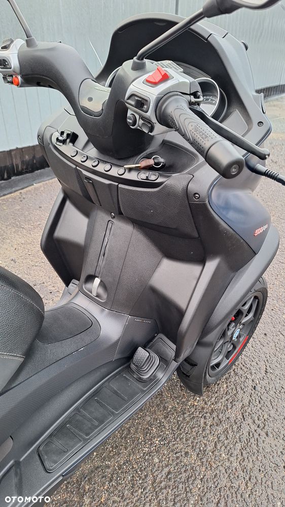 Piaggio MP-3 - 19