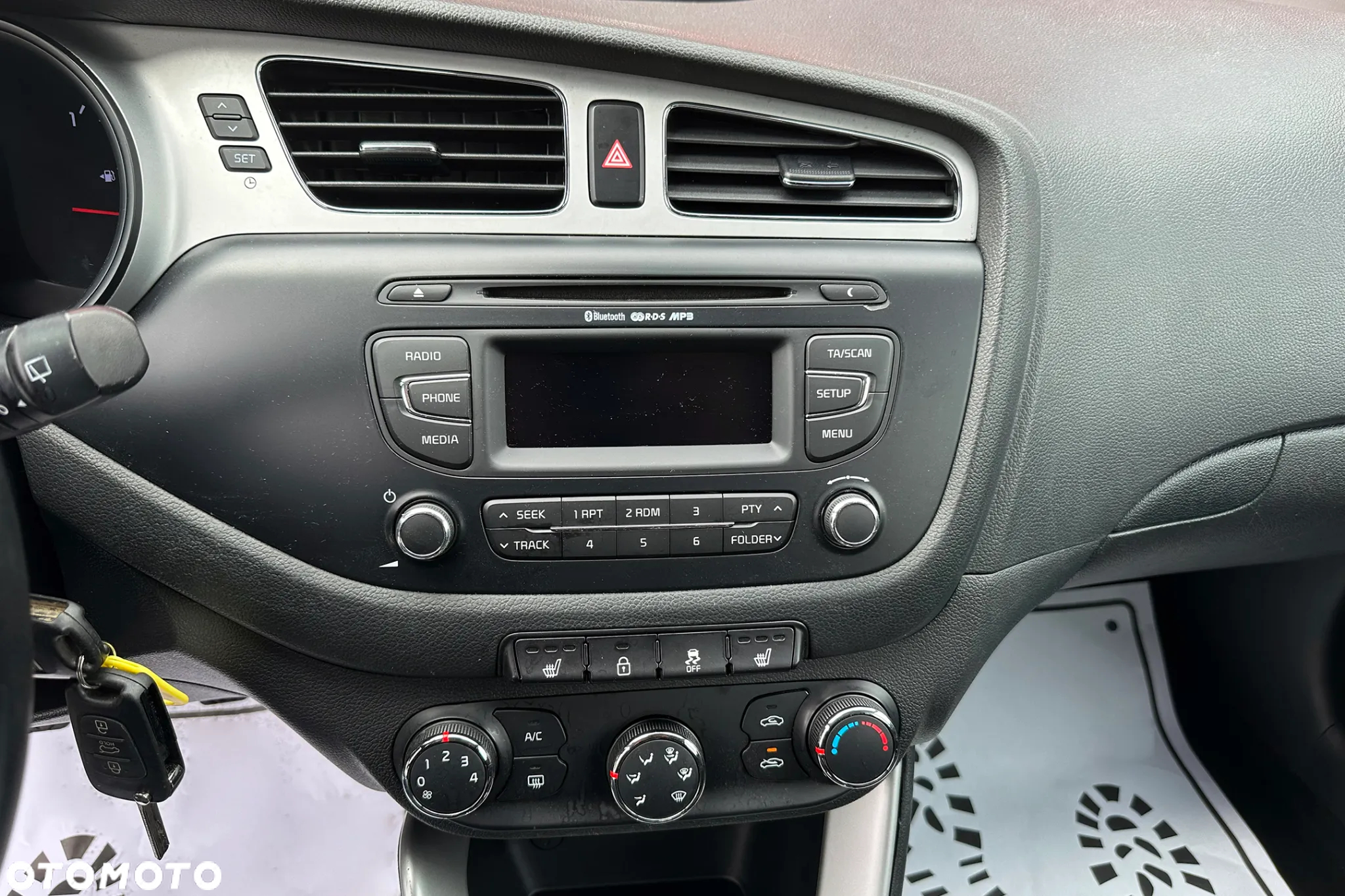 Kia Ceed - 27