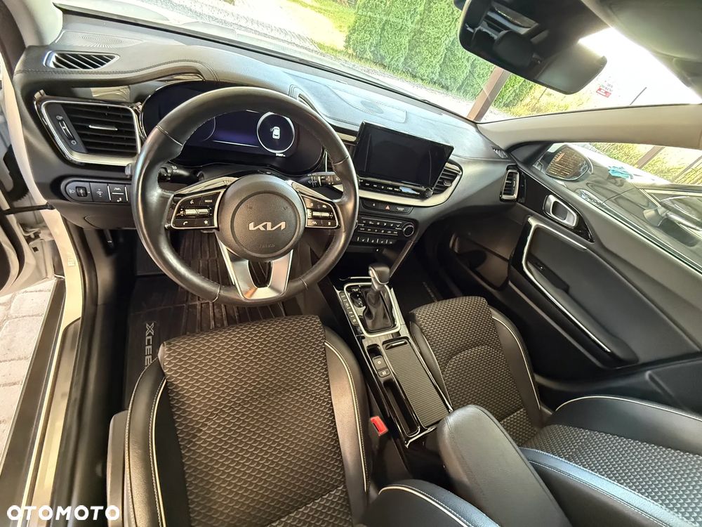 Kia XCeed 1.5 T-GDI Business Line DCT - 37