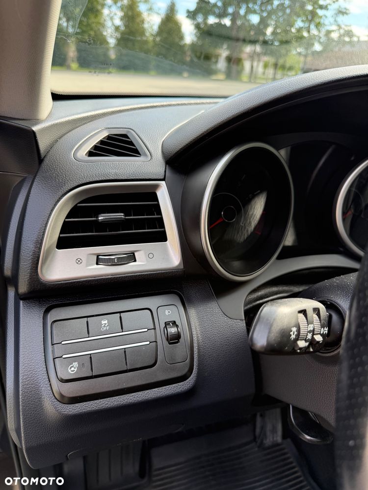 SsangYong/KGM Tivoli - 12