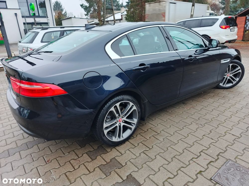 Jaguar XE 2.0 D Prestige - 2