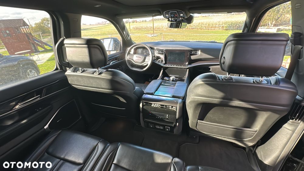 Jeep Wagoneer - 20