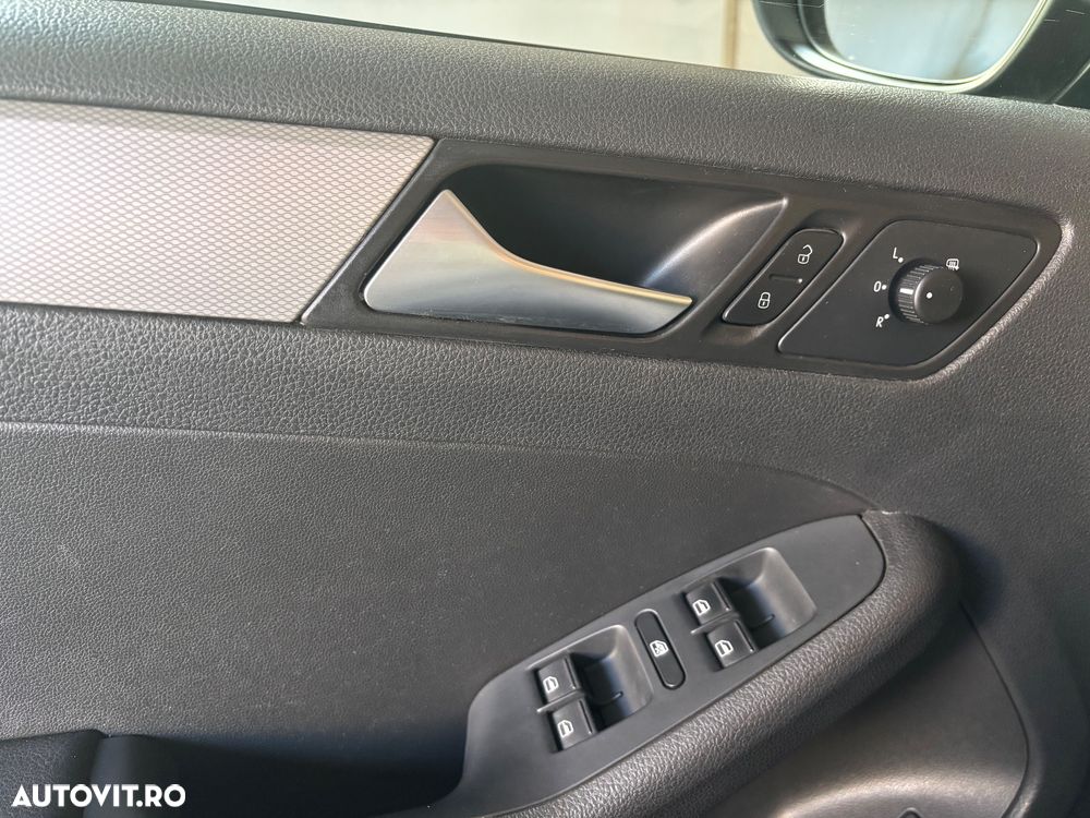 VOLKSWAGEN Jetta 2013 — imagine 12