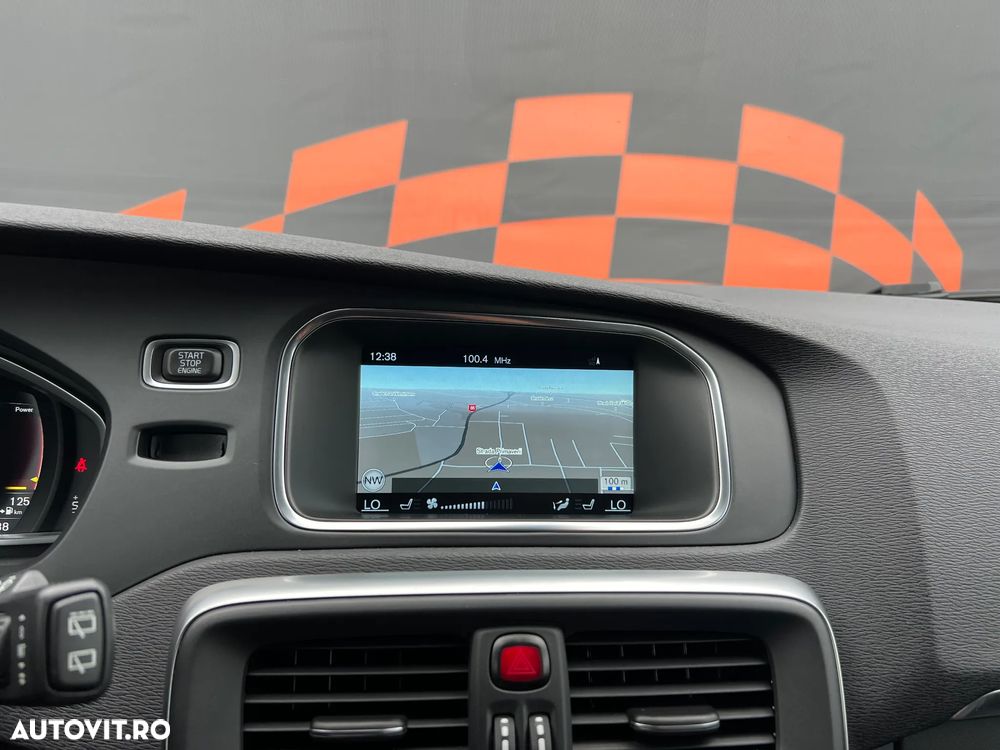 Volvo V40 D2 Geartronic RDesign - 18