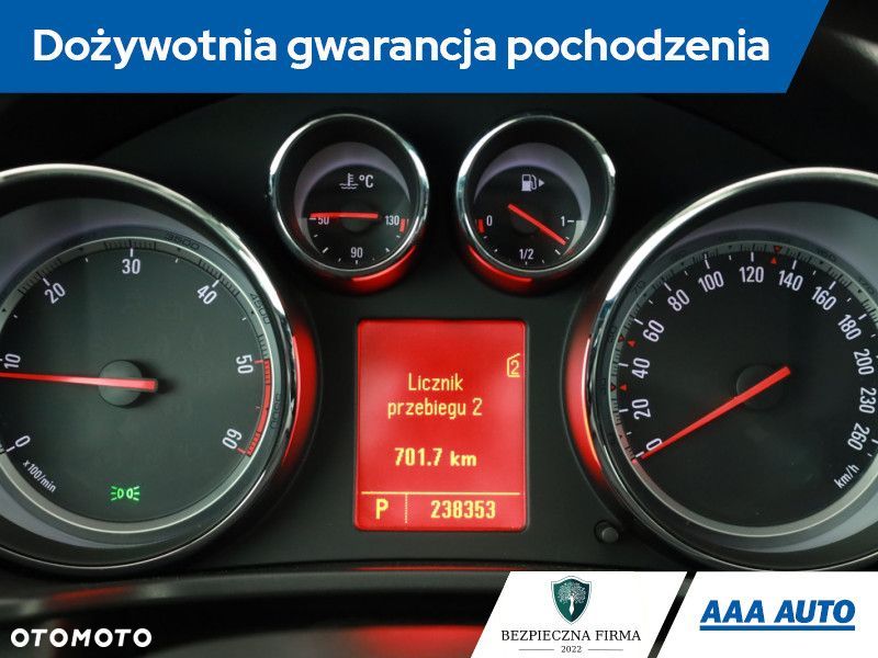Opel Insignia - 10