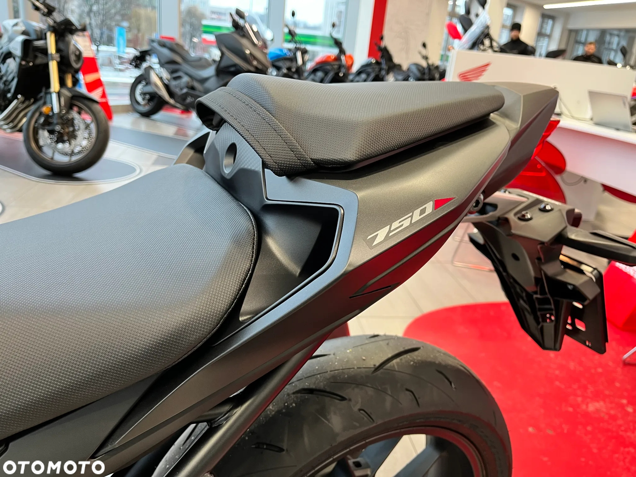 Honda CB - 16