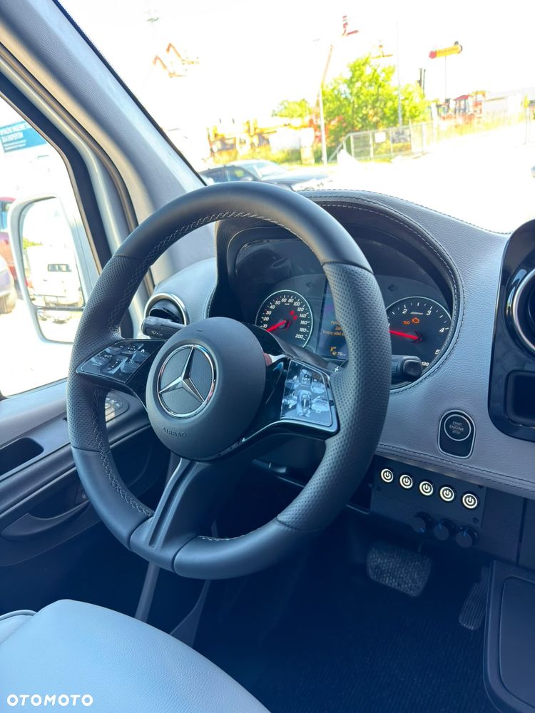 Mercedes-Benz Sprinter 519  rocznik 2026 - 23