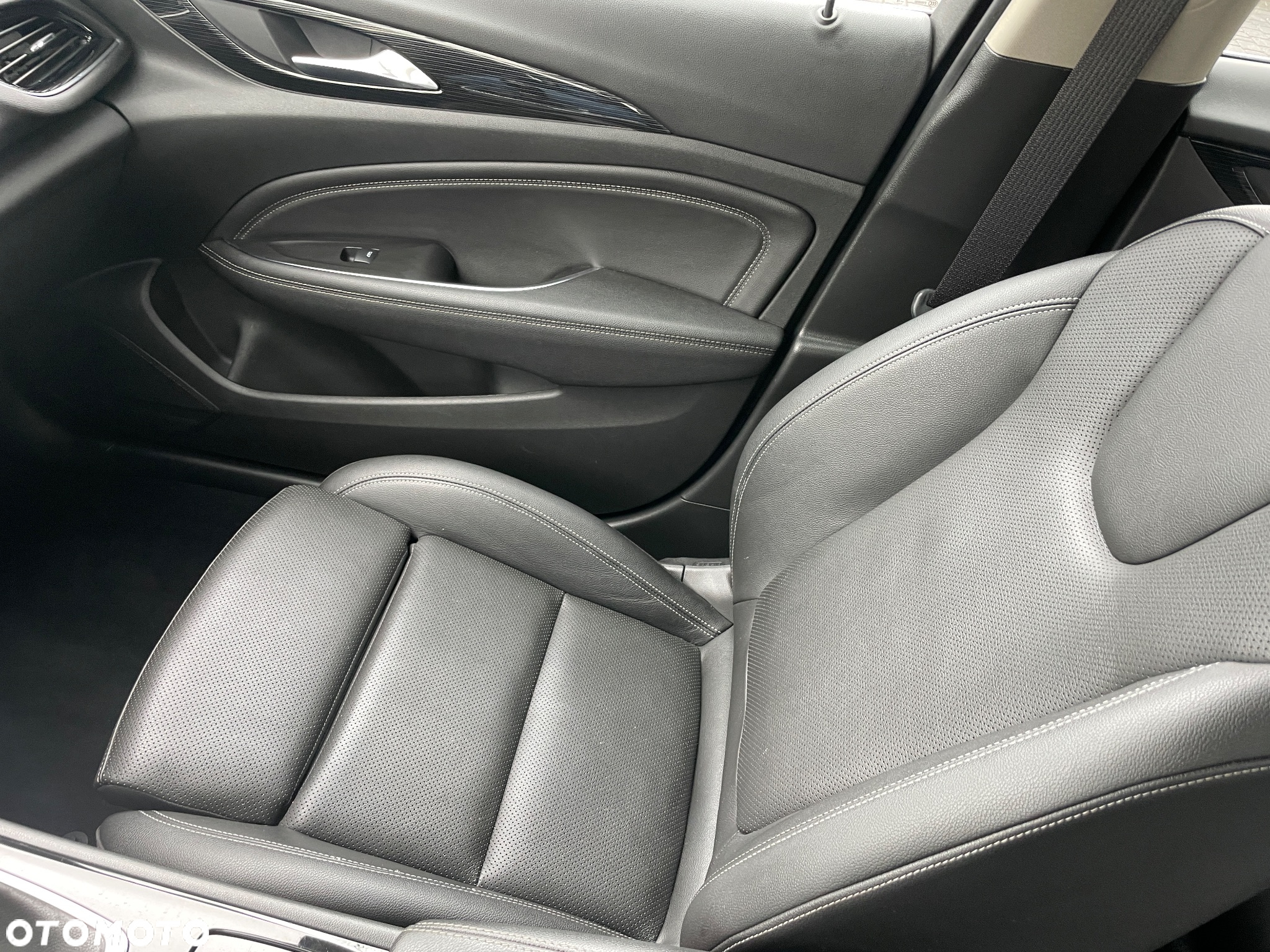 Opel Insignia 2.0 CDTI Cosmo S&S - 21