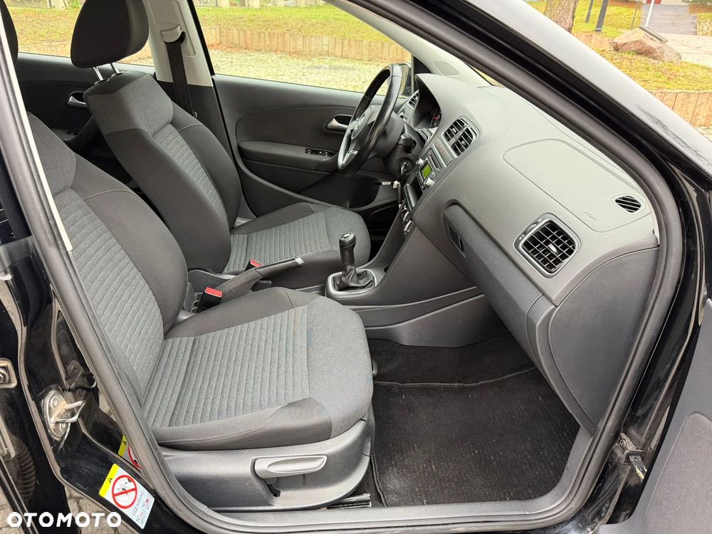 Volkswagen Polo 1.4 16V Comfortline - 23